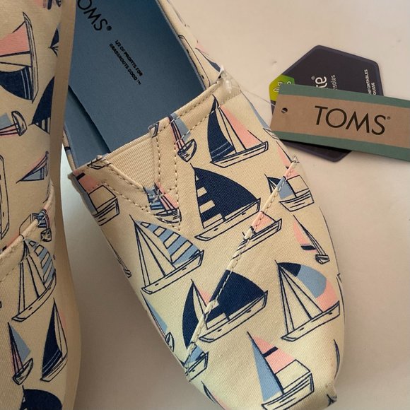 TOMS Alpargata "Natural Sailboat Print" Canvas Size 8 1/2 NWT - Picture 6 of 6